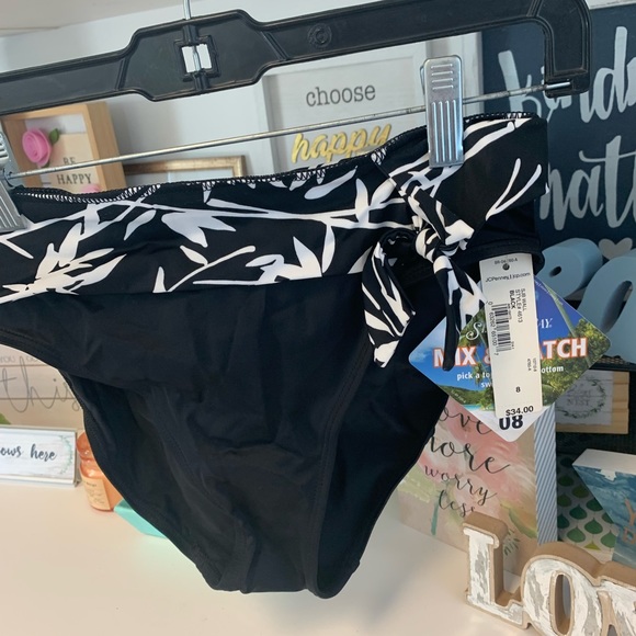 5 for $25-NWT St Johns Bay black and white bottoms size 8 - Picture 12 of 16